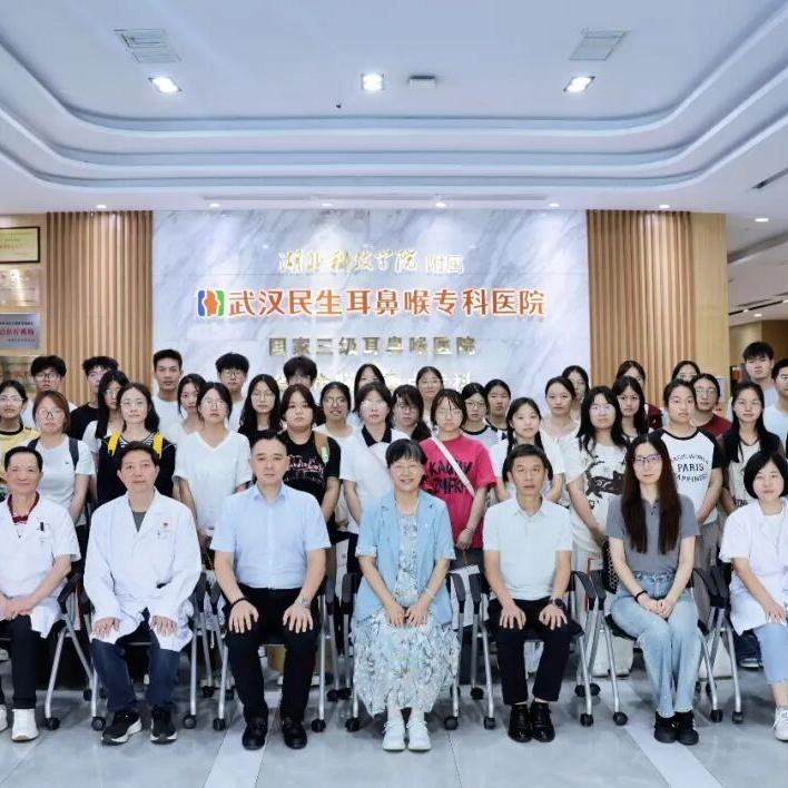 �人�������Ǻ�ר��ҽԺ��չ�����Ƽ�ѧԺ����רҵ�������ٴ���һ�Ρ�